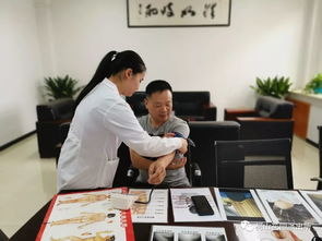 暖警關(guān)愛筑防線 花園所開展健康咨詢醫(yī)療服務(wù)活動(dòng)